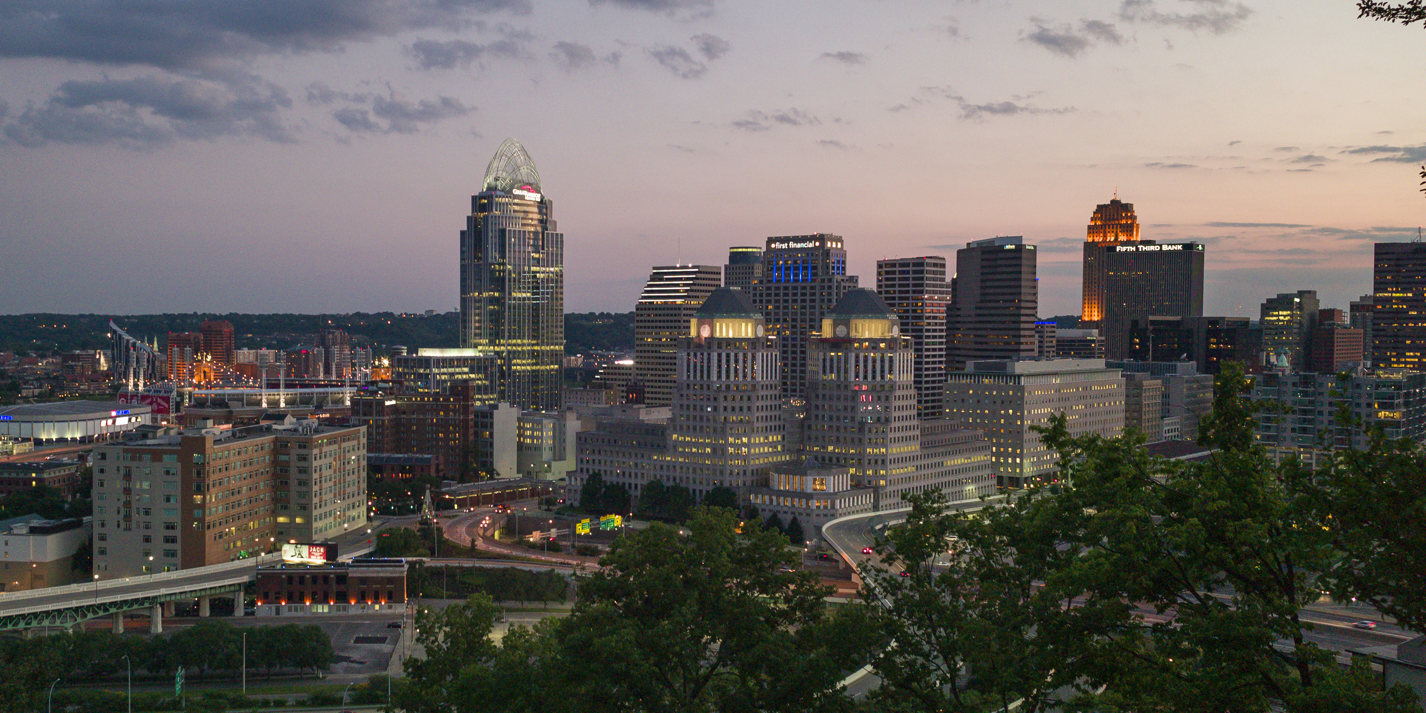 Cincinnati Ohio Skyline by Studio 66.jpg